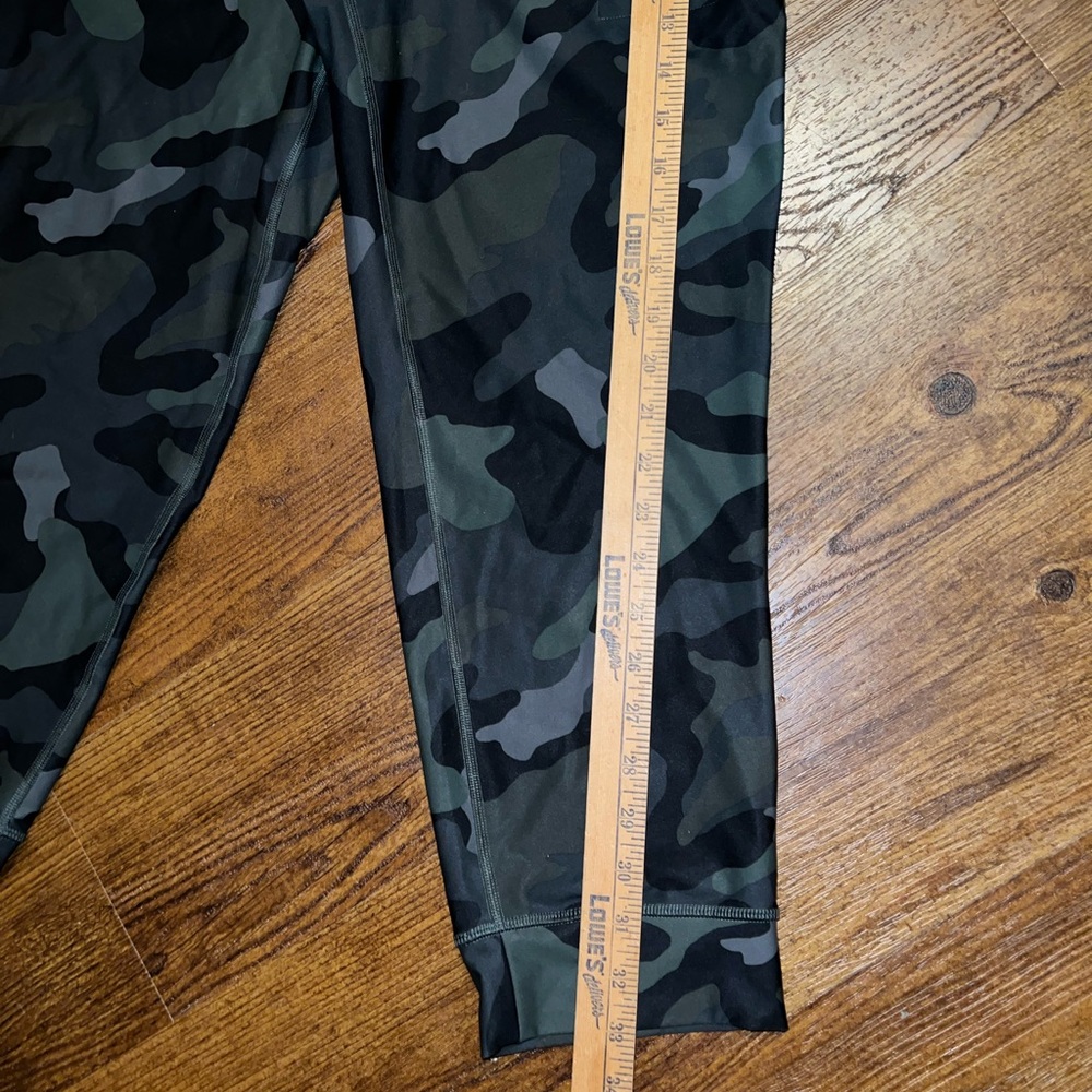 LAST CALL Old Navy Active Green Gray Camo Performance Cuffed Joggers Size S - Picture 12 of 12